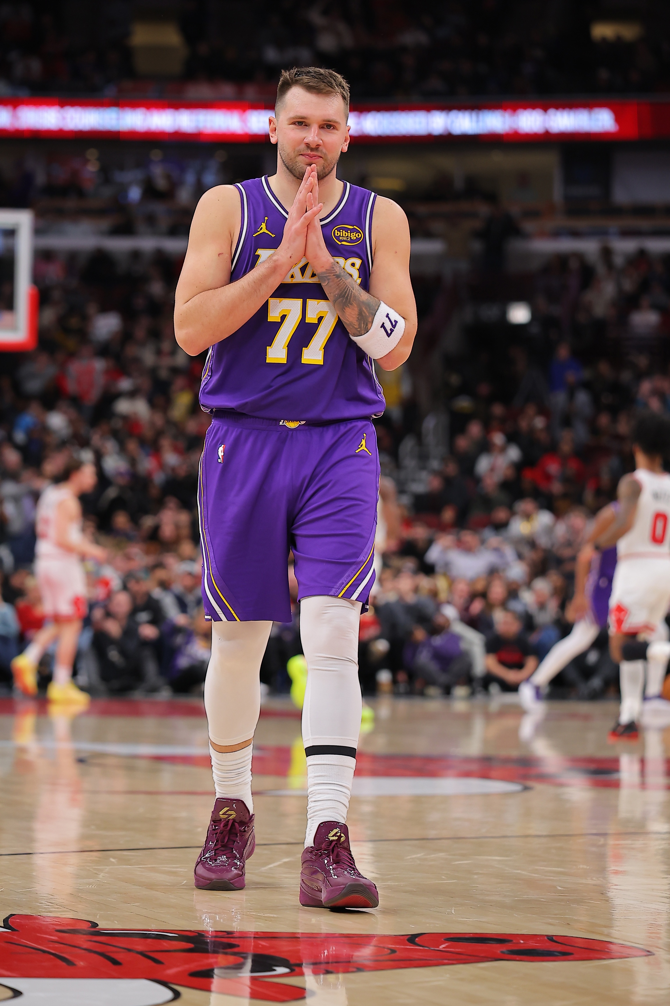 球速体育平台-媒体人:东契奇嘻嘻哈哈拿下46+7+11 得分这件事对他实在太容易了