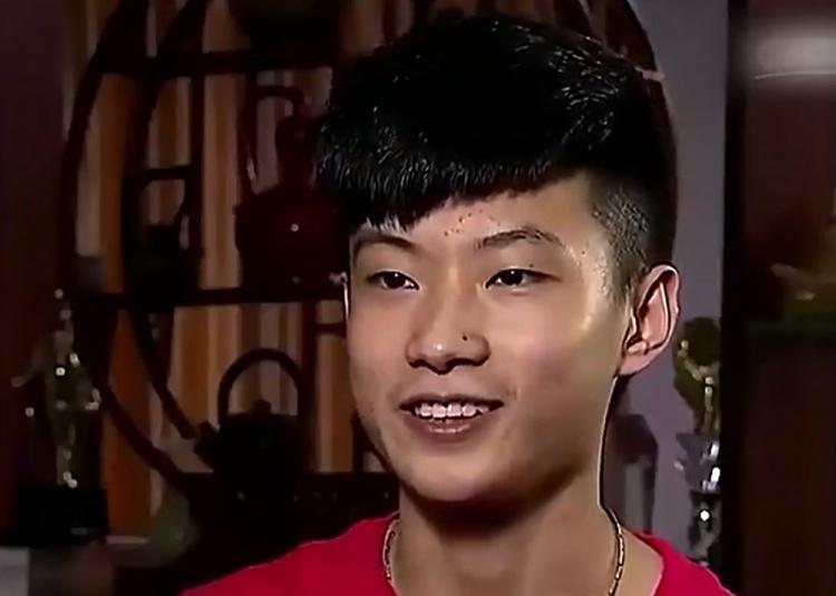 球速官方-泪目 赵心童晒儿时与丁俊晖合照：偶像晖哥让我加油 你也要加油啊