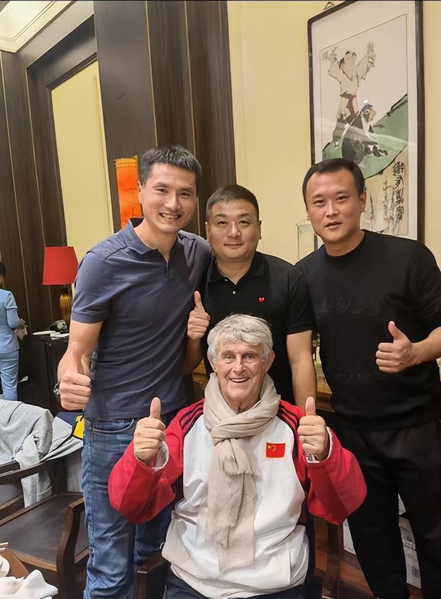 球速体育-前主帅米卢现状：定居卡塔尔，对邵佳一影响至今，81岁被谣传去世