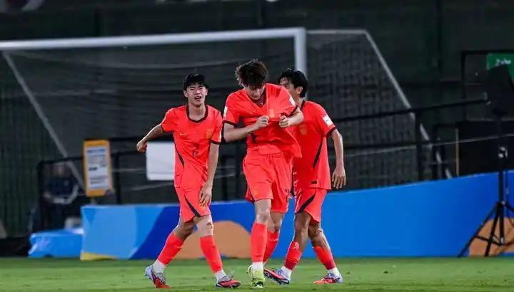 球速体育平台-绝境逢生！U17国足2-0卡塔尔，21年耻辱魔咒终结！八强死磕沙特