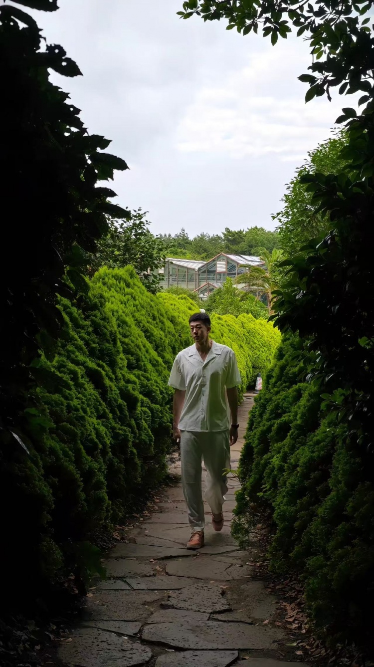 球速体育-留粤谈判未果 王少杰济州岛度假晒照尽显休闲感：今年场景